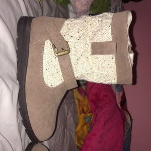 Cute tan/cream colored boots